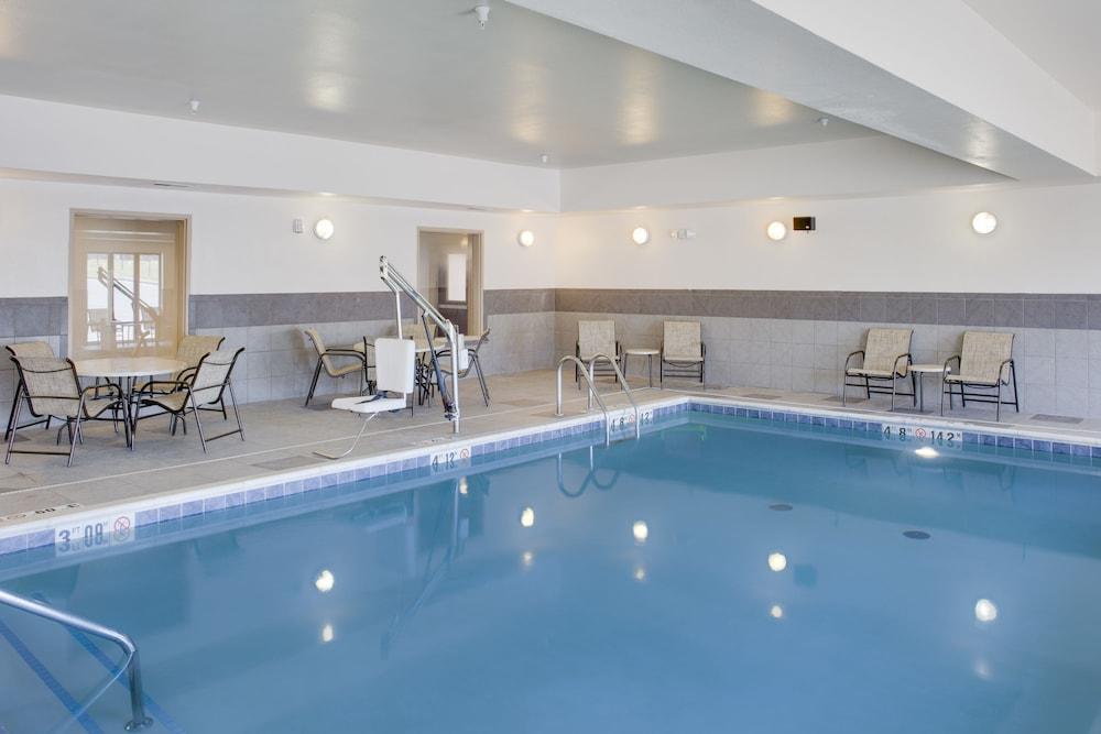 Hampton Inn Чикаша Экстерьер фото